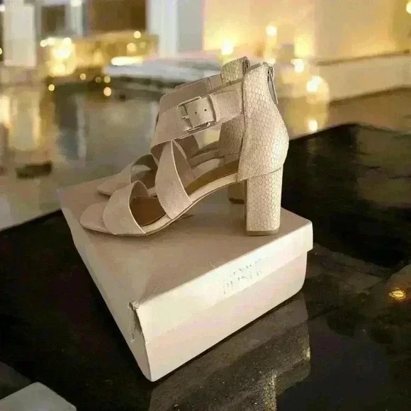 Donald Pliner Paulina Sandal 7.5 - Picture 3 of 8